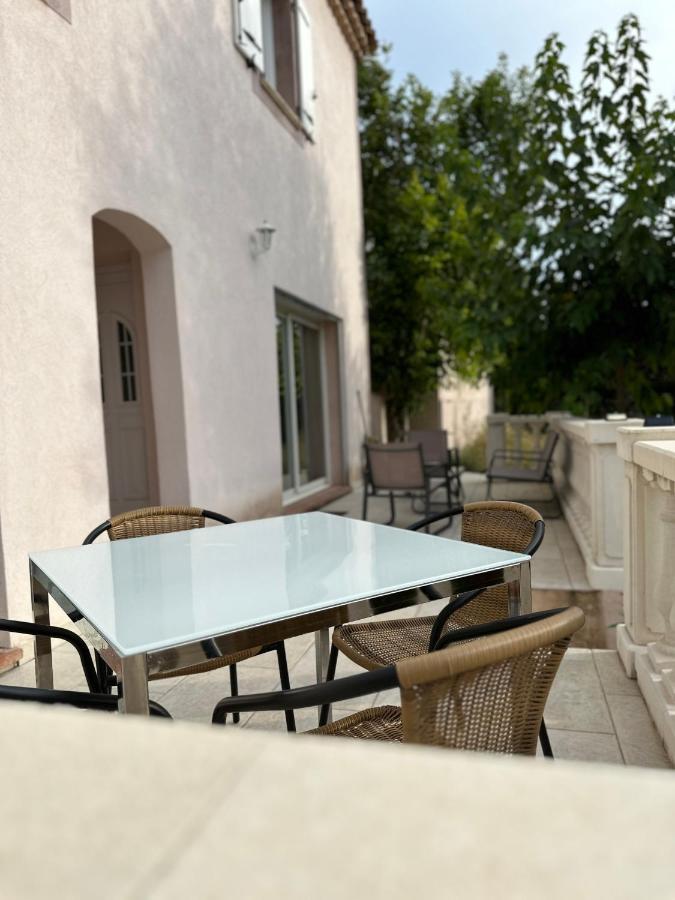 La Villa Du Rayol Saint Maximin Экстерьер фото